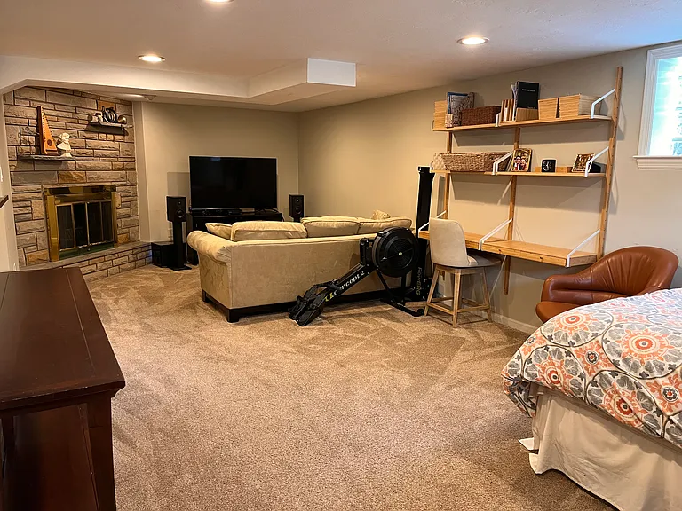 162 Mayfair Dr — Photo 39