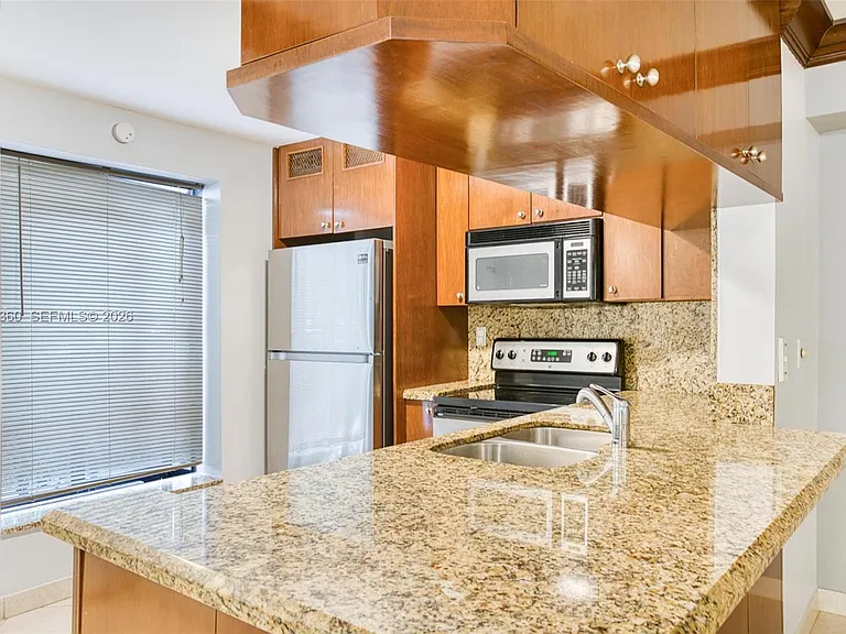 709 Gardens Dr #101 — Photo 10