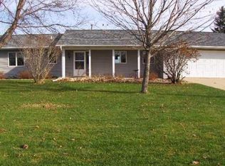 1015 Eastern Dr, Cedar Rapids, IA 52403