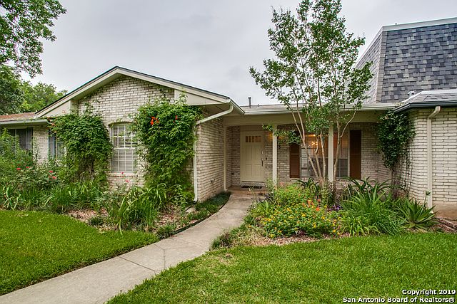 1st image of 613 Chauncey Dr #122