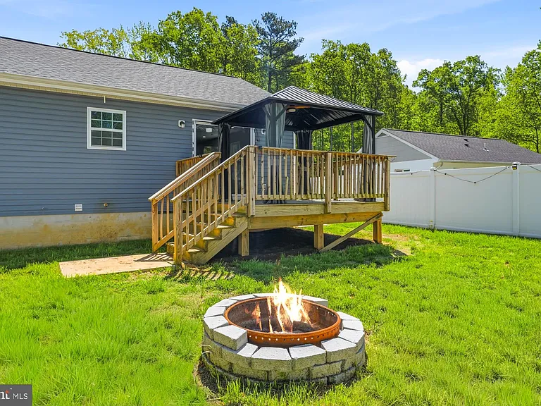 283 Shorewood Dr — Photo 26
