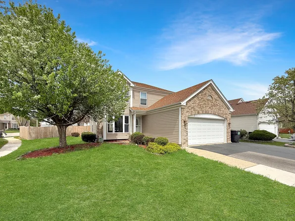 2 Hummingbird Ln, Streamwood, IL 60107