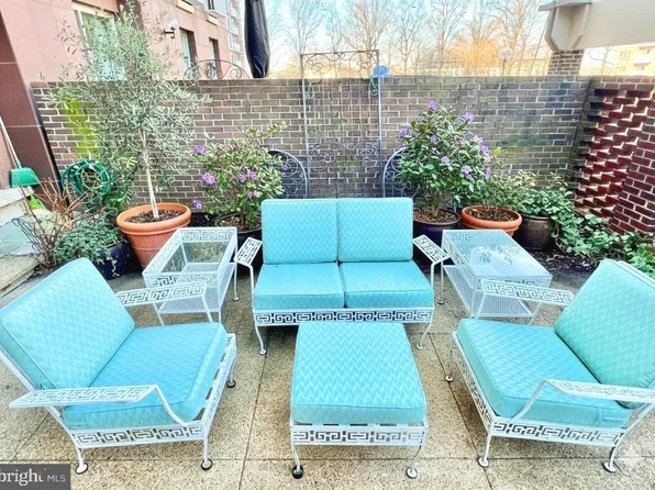 520 N St SW APT S112, Washington, DC 20024