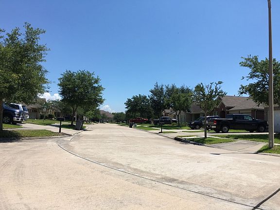 4th image of 846 Falling Springs Ln