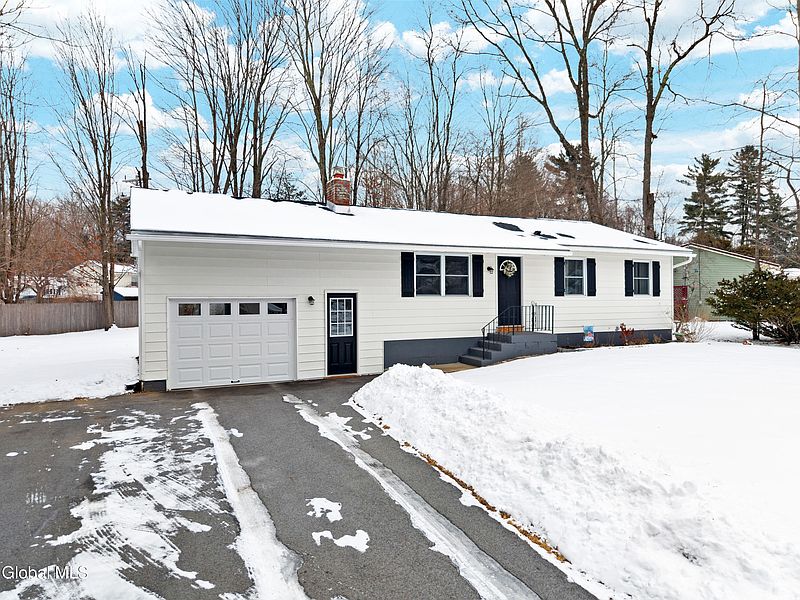 2nd image of 14 Coachman Drive