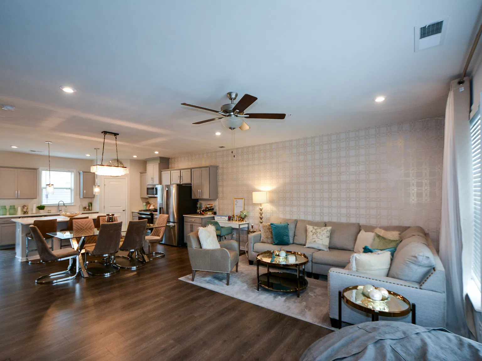 3 bed, 2.5 bath, 2106 sqft, $2,500 — Photo 3