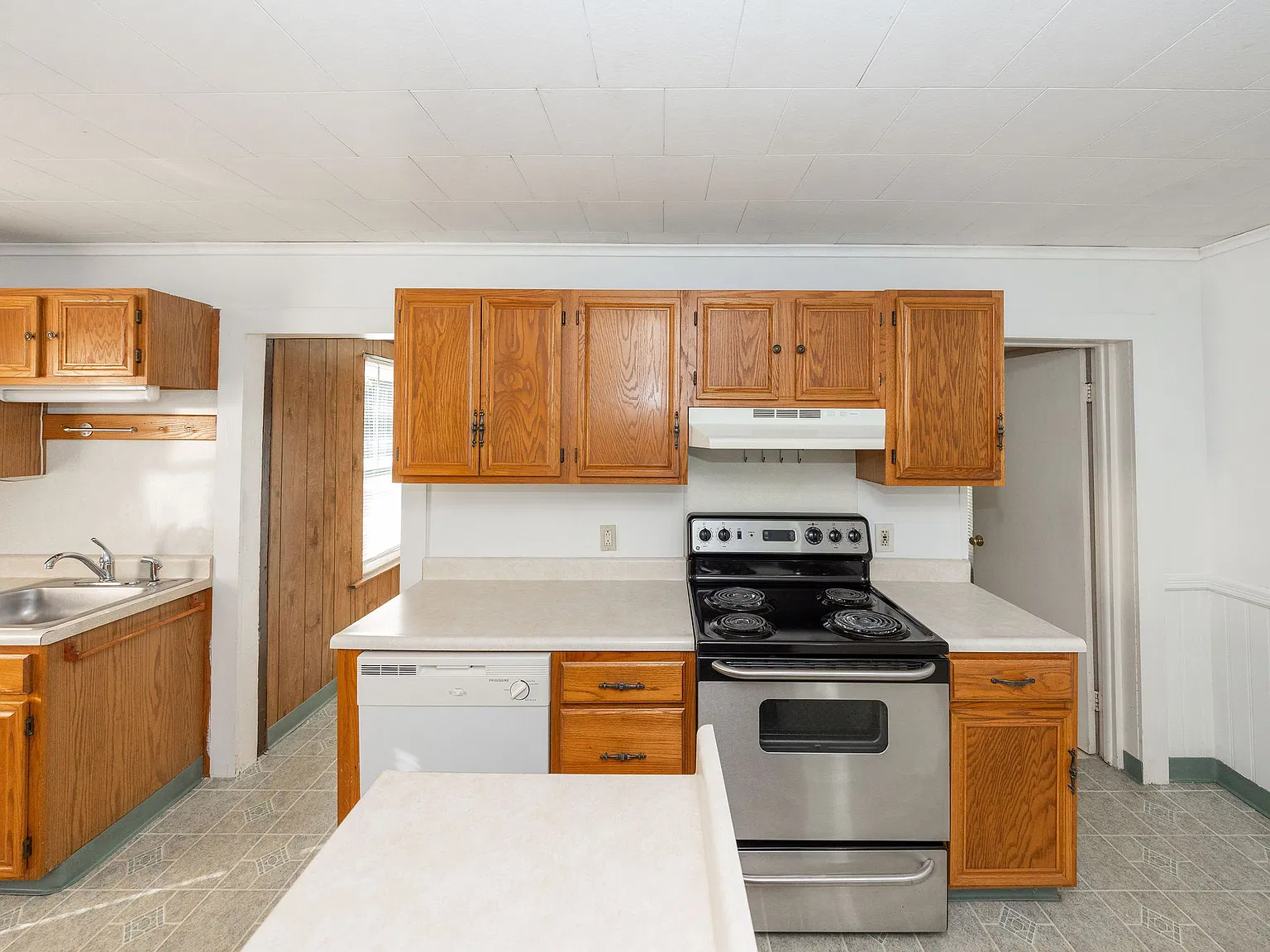 2 bed, 934 sqft, $1,600 — Photo 3