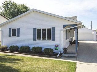 1113 33rd St, Two Rivers, WI 54241