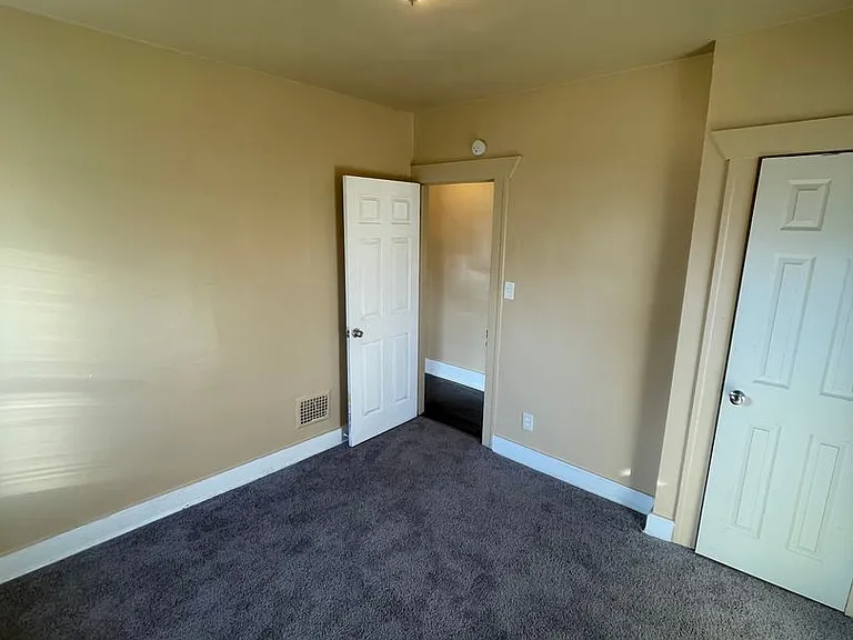 2950-52 Kendall Ave — Photo 13