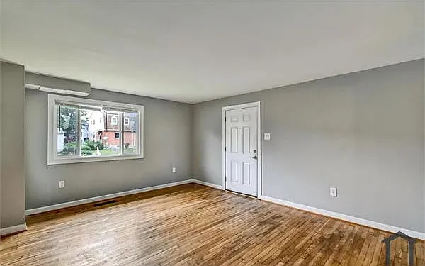 710 Kingston Rd — Photo 3
