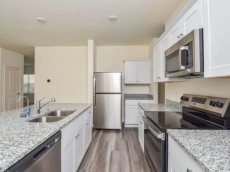 3603 Admiralty Dr — Photo 11