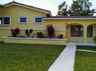 750 NW 187th Dr, Miami Gardens, FL 33169
