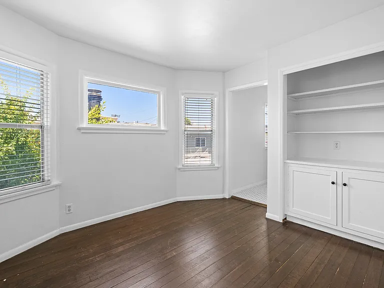 24 Rose Ave #D — Photo 12
