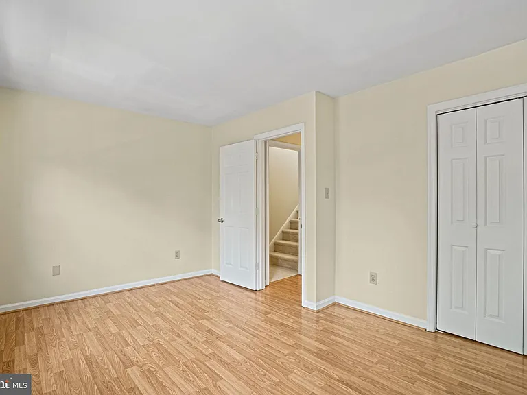 1141 N Vernon St — Photo 27
