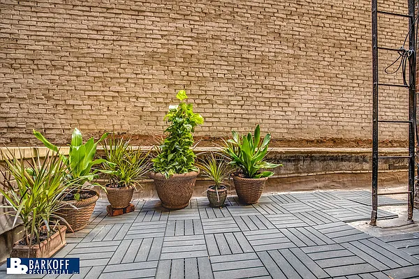 Rented by Barkoff Residential  | media 30