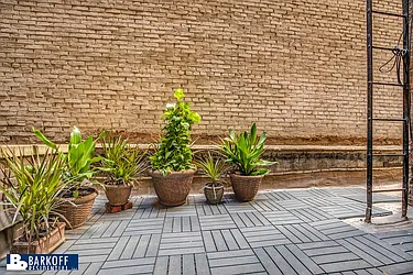 Rented by Barkoff Residential 