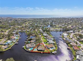 5181 Horseshoe Pl NE, Saint Petersburg, FL 33703