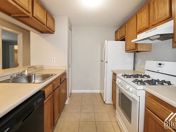 3rd image of 941 Dyer Ave APT 12