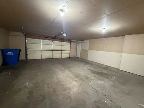 Westlake Townhomes Apartments — Photo 25