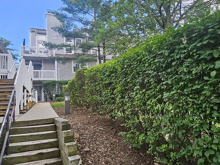 2 Fox Run Dr — Photo 1
