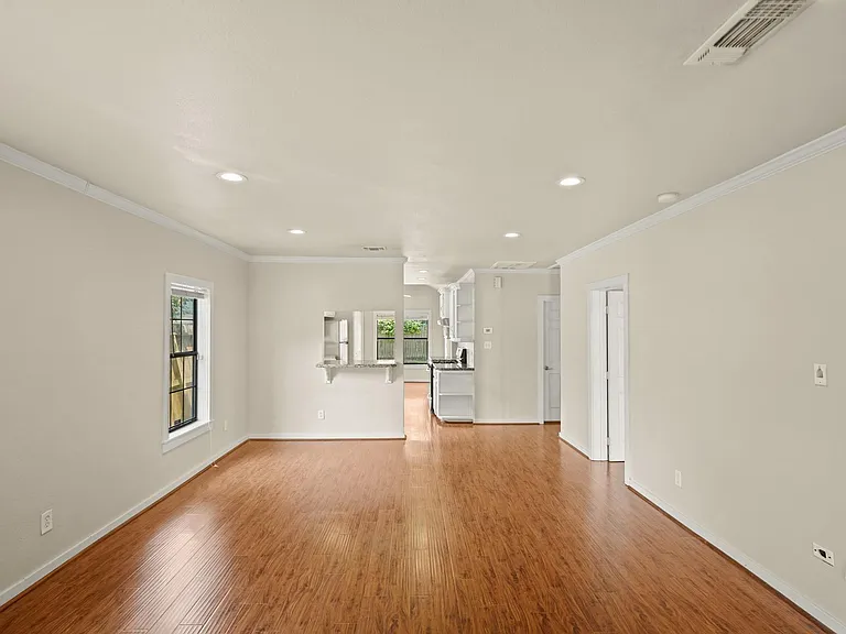 608 Northwood St — Photo 4