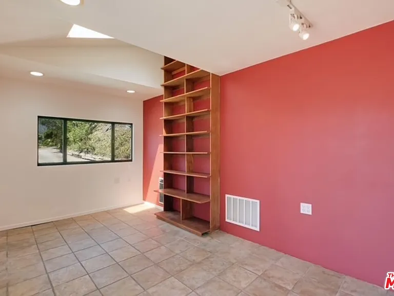 112 Crestview Ln — Photo 17