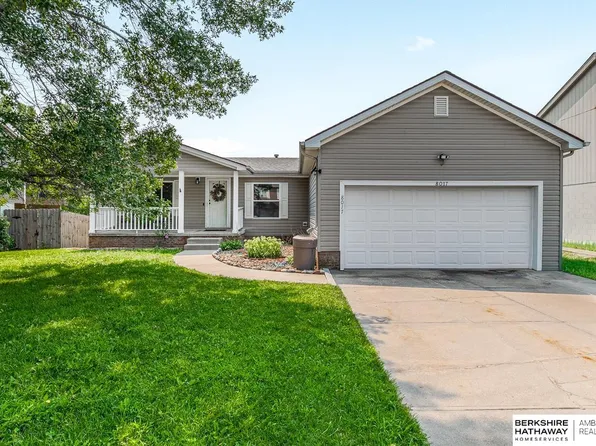 8017 Bondesson St, Omaha, NE 68122