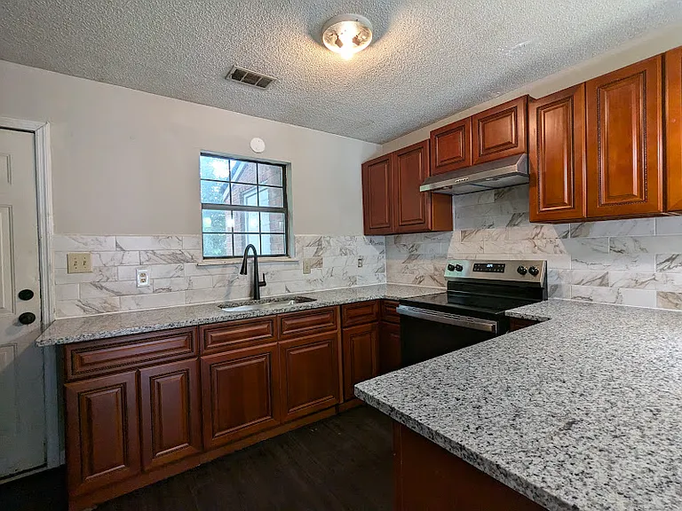 3728 Oakwood Hills Dr #B — Photo 14