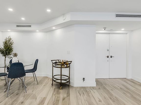 5th image of 550 S Ocean Boulevard #1906