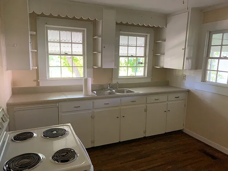 5727 Sanford Ave — Photo 8