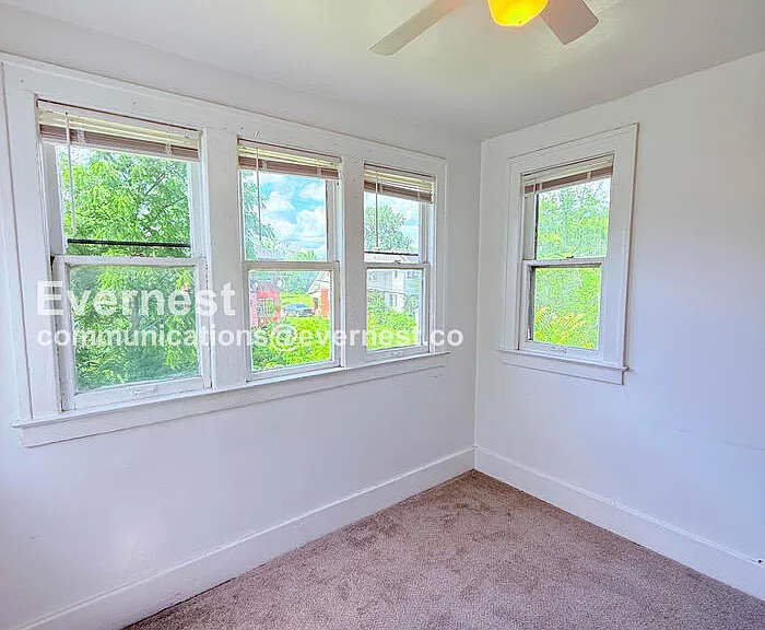 5236 S Clarendon St — Photo 21