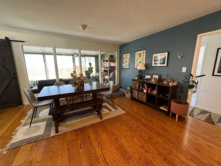 5914 Jordan Ave — Photo 4