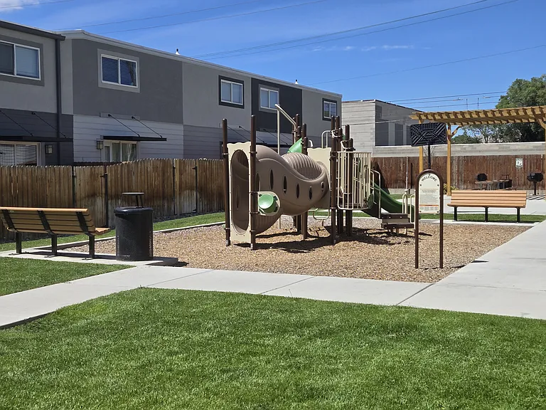 Station Five Townhomes — Photo 11