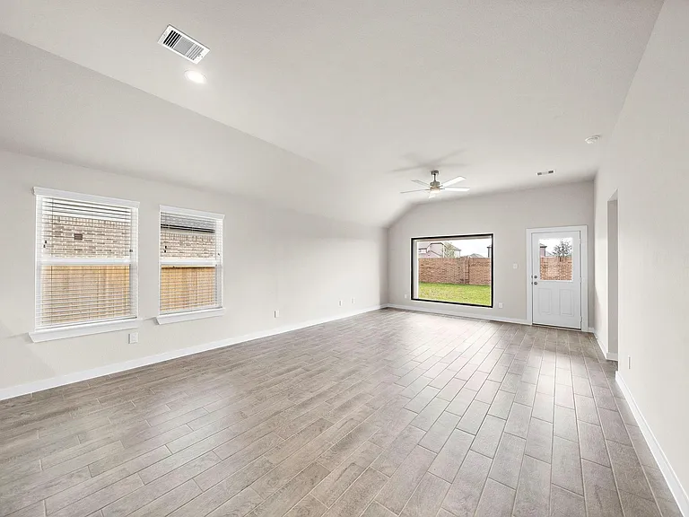3327 Tilley Dr — Photo 6