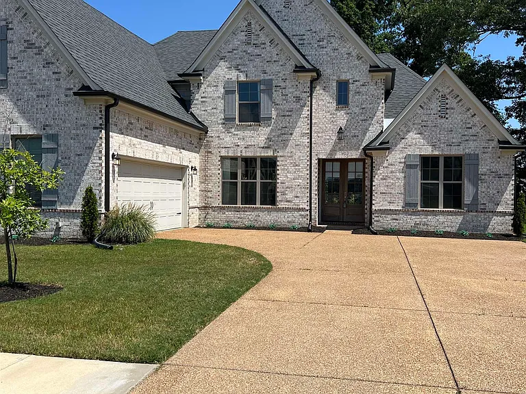 9746 Woodland Fox Ln N — Photo 2