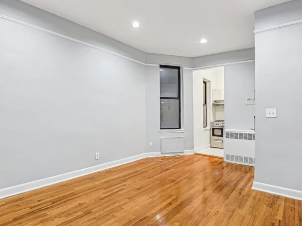 516 East 88th Street image 1 of 5