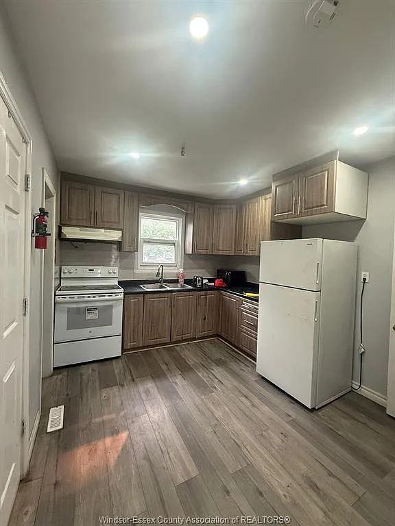 2 bed, $1,900 — Photo 2