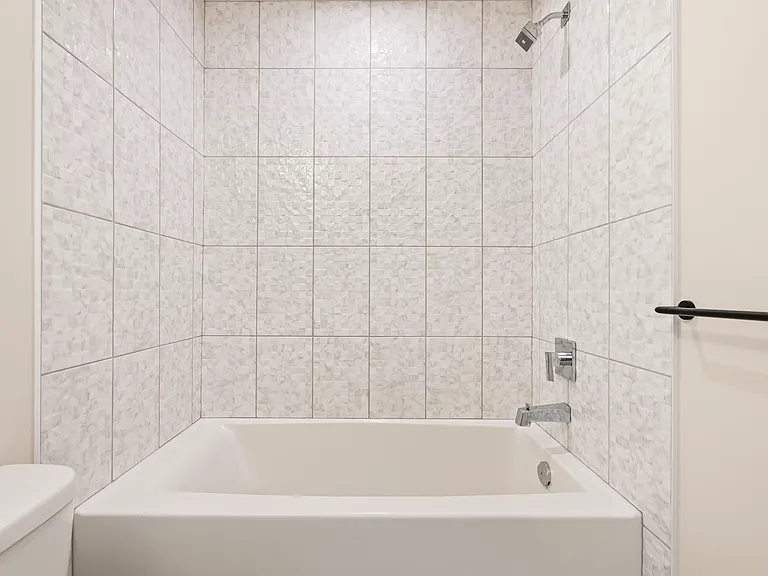 45511 Campus Dr — Photo 33