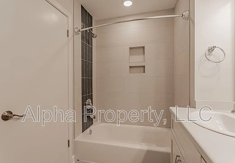 108 Duquesne Dr — Photo 12
