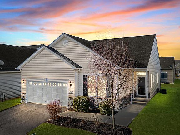 2nd image of 25 Hengst Farm Ln