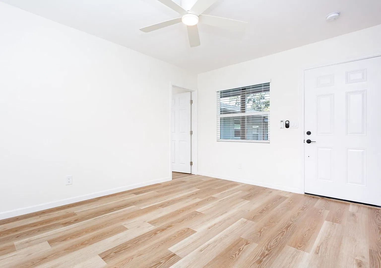 Newly Renovated 1-BR Unit in Prime La Mesa Location! — Photo 4