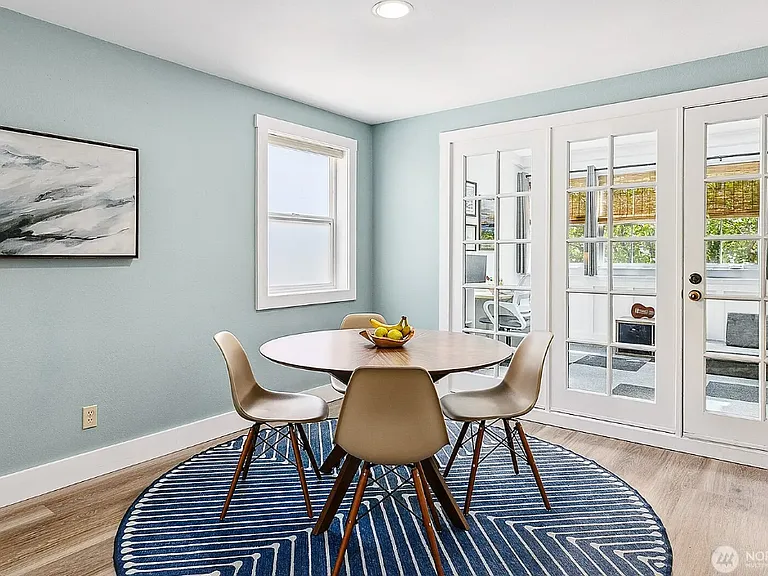 490 Madison Ave N #202 — Photo 4