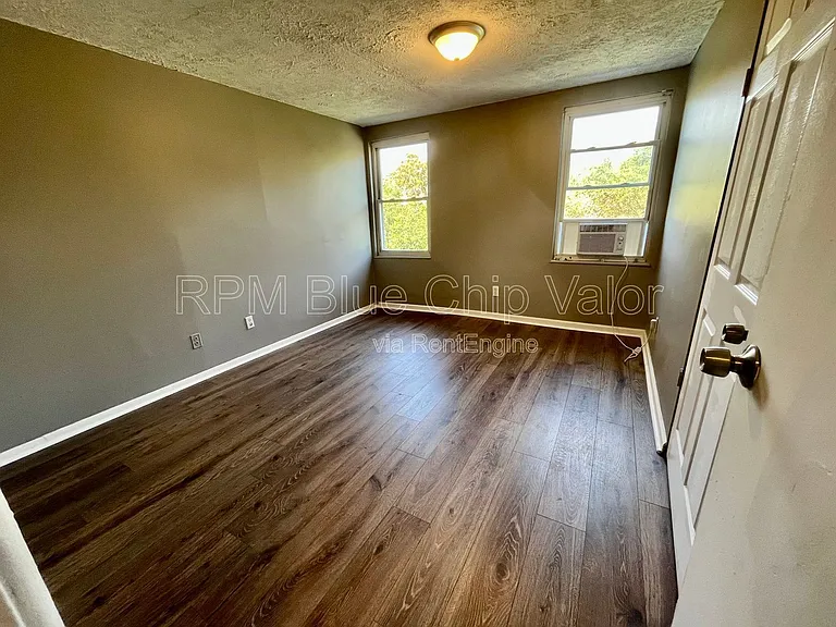 514 Oliver St — Photo 11