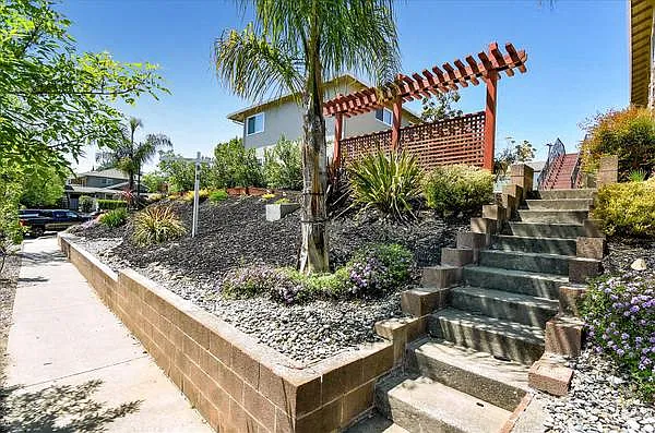 115 Towne Terrace