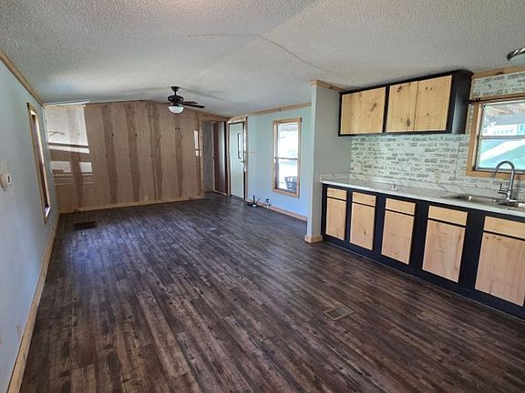 3rd image of 116 Jaderian Mountain Rd