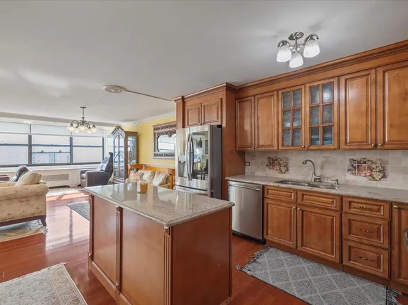 7002 Blvd East image 5 of 22