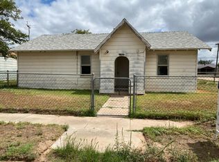 1102 Avenue G, Ralls, TX 79357