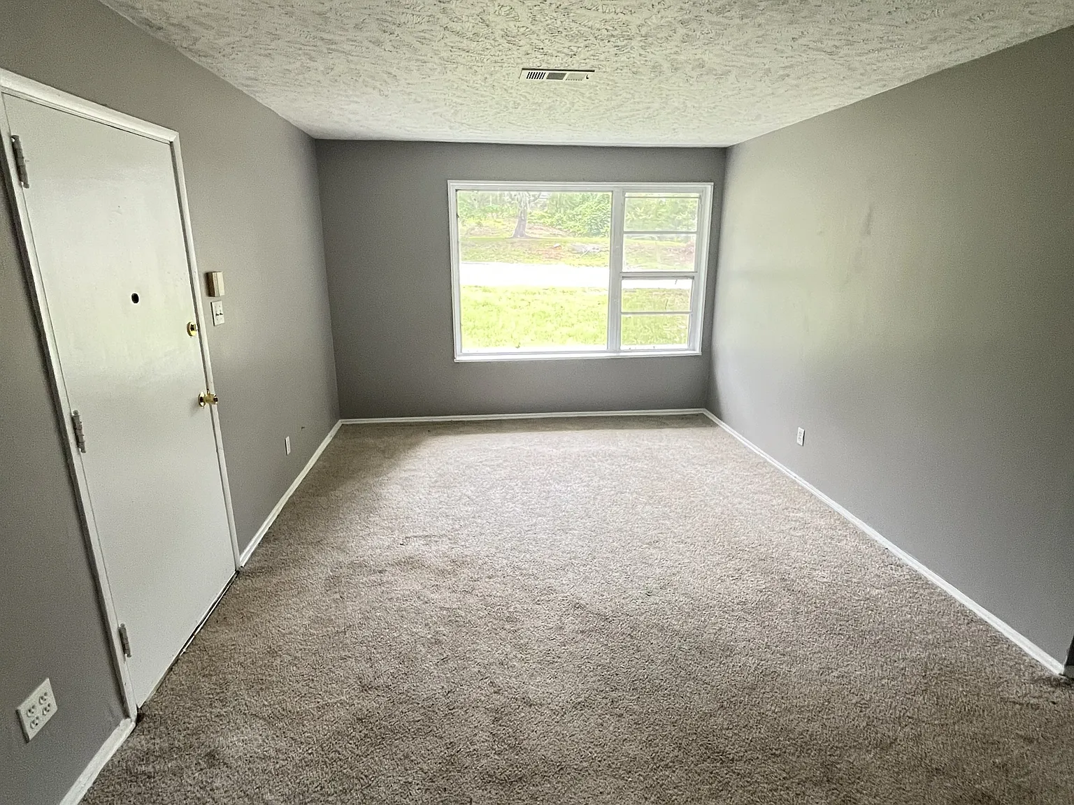 1230 George St Ne - 0 — Photo 2