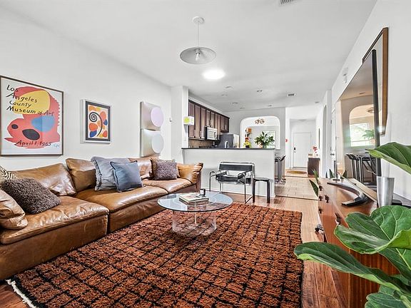 4th image of 1109 Salem Park Ct