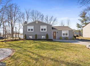 20 Hunters Dr, Mount Laurel, NJ 08054